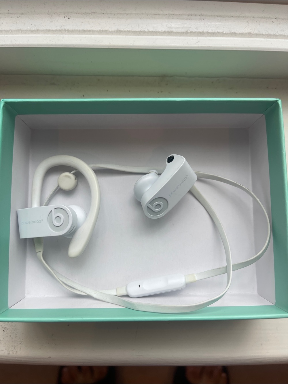 Beats by Dre Powerbeats3 Wireless Earbuds in White